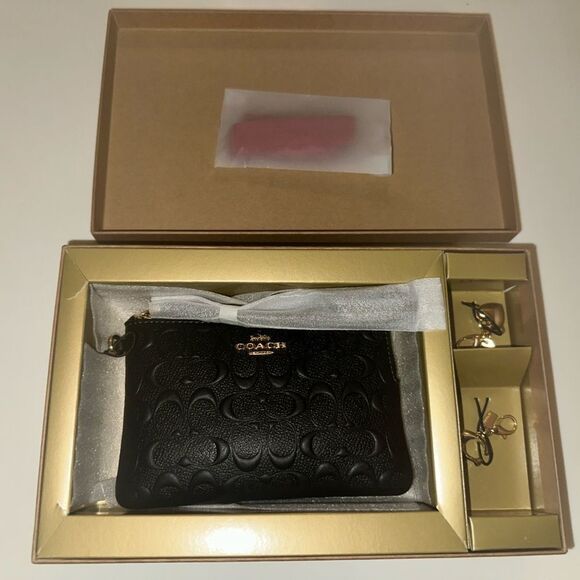 Coach Boxed Corner Zip Wristlet In Signature Leather - Picture 5 of 10